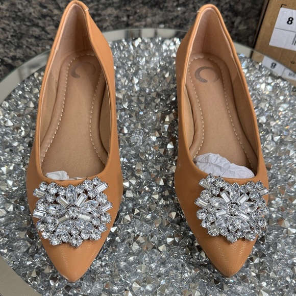 Journey  Tan Pointed-Toe Flats with Crystal Embellishment NEW 8 - Picture 3 of 10